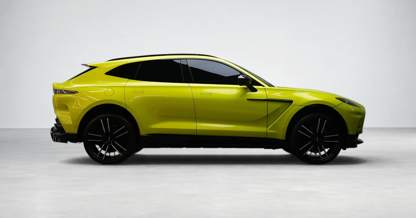 Aston Martin DBX707 Lime Yellow - View 3