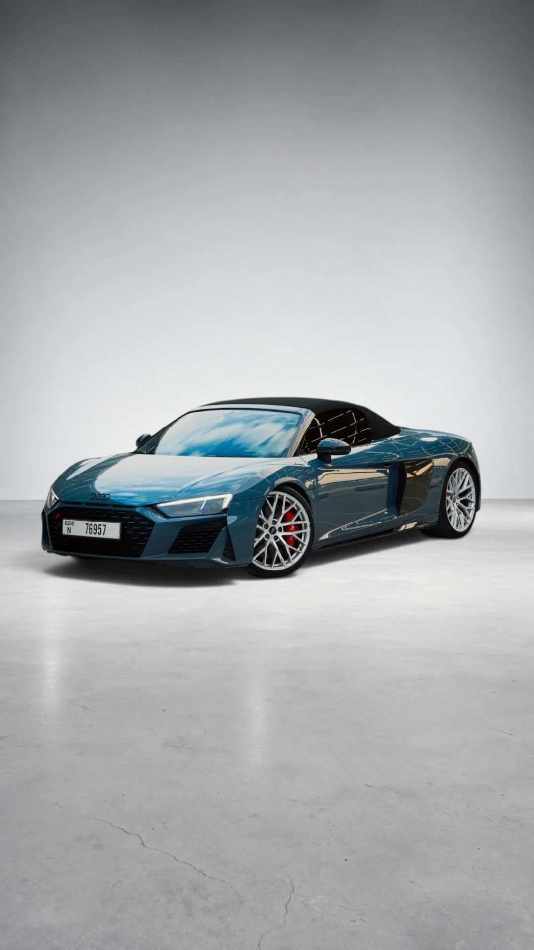 Audi R8 Spyder V10 Performance — Ascari Blue in Dubai
