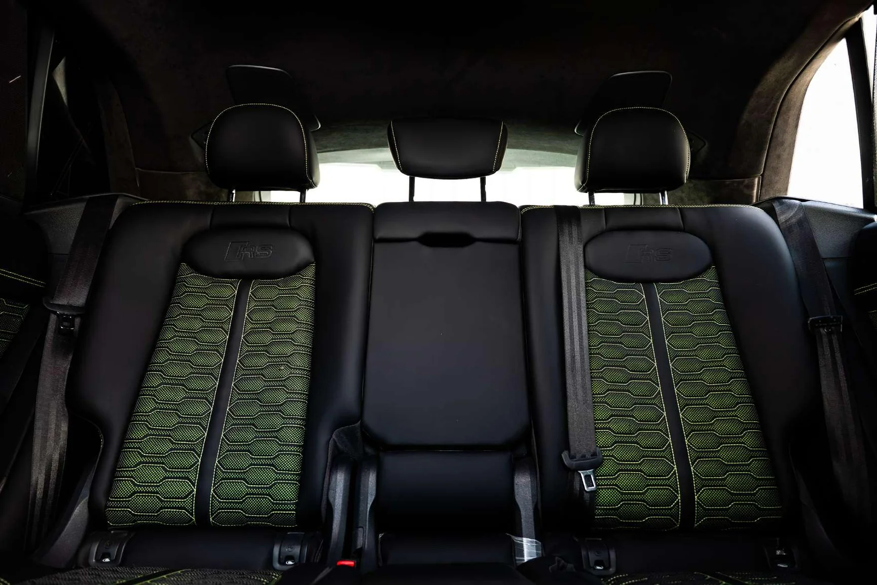 اجاره Audi RS Q8 Green در دبی – تصویر 7