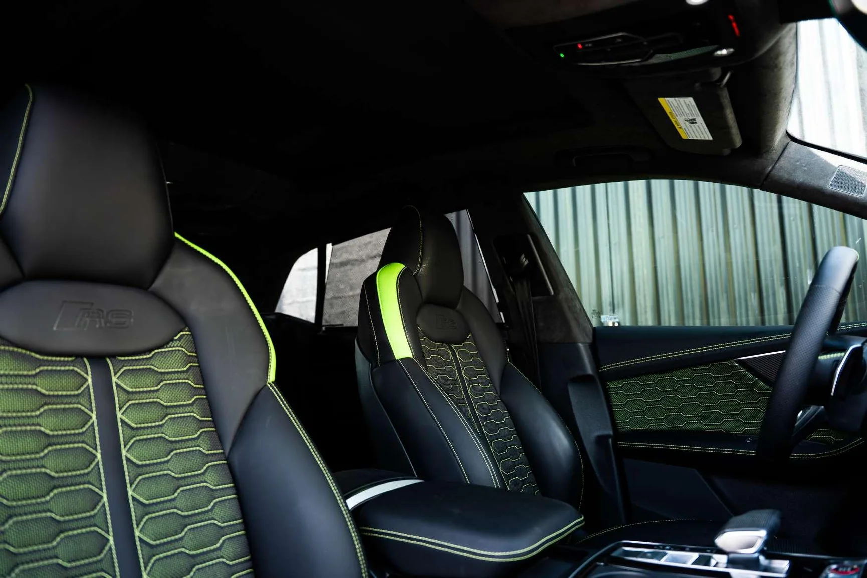 اجاره Audi RS Q8 Green در دبی – تصویر 8