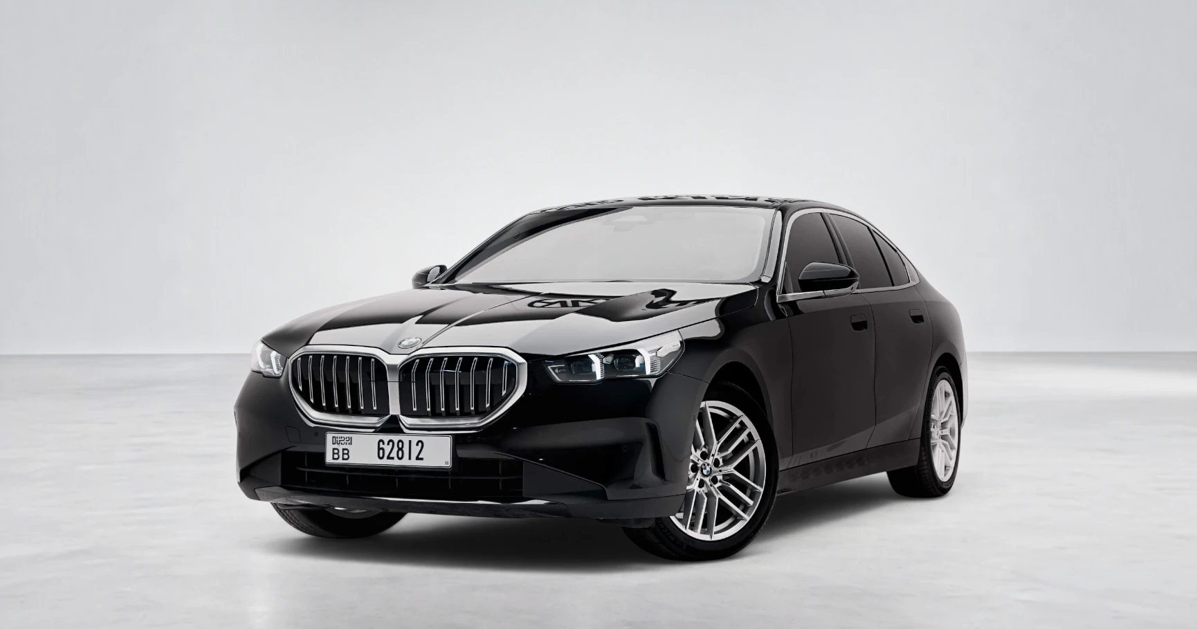 BMW 520i Sedan — Brooklyn Grey - View 2