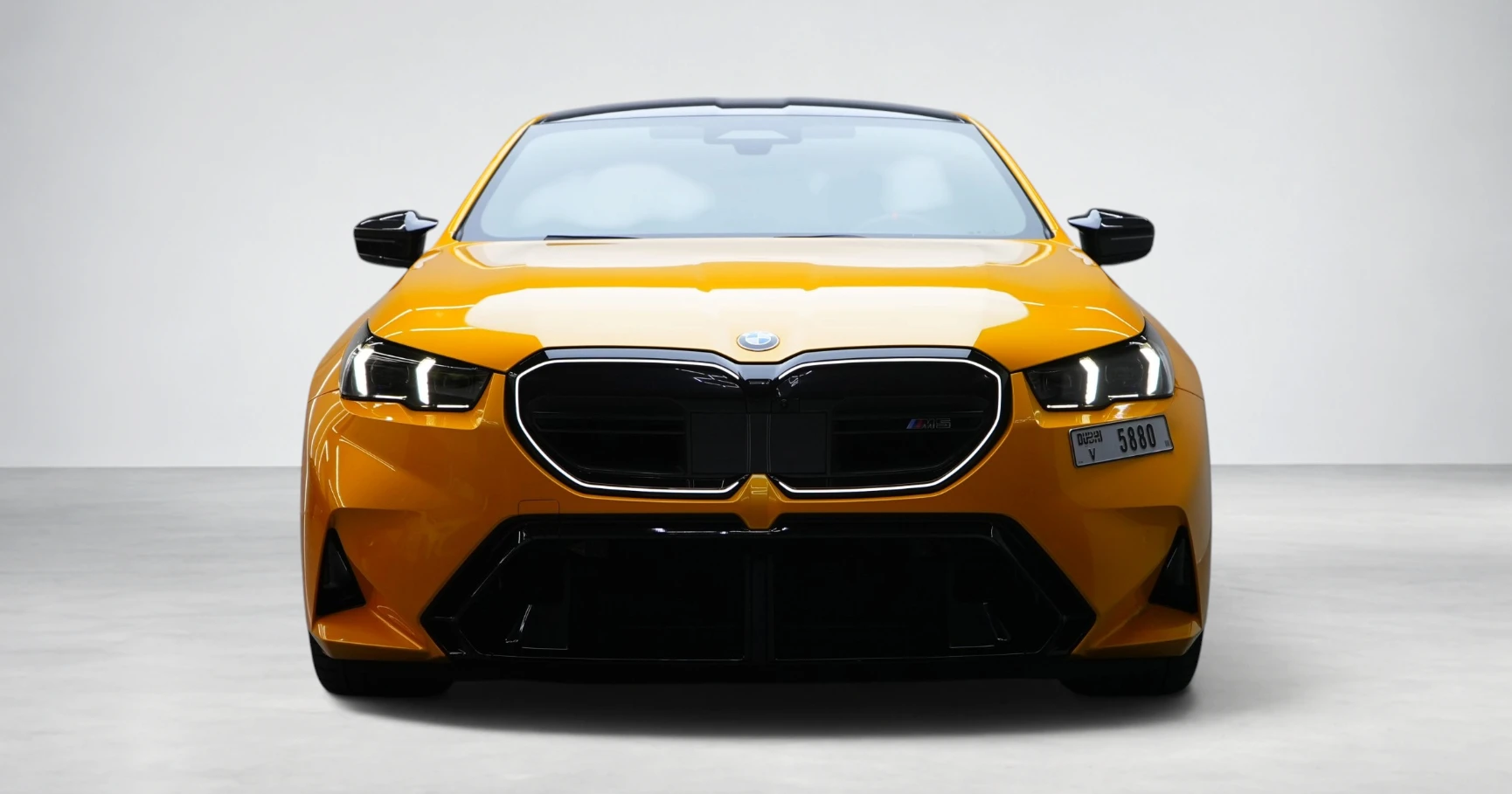 اجاره BMW M5 G90 Yellow در دبی – تصویر 2