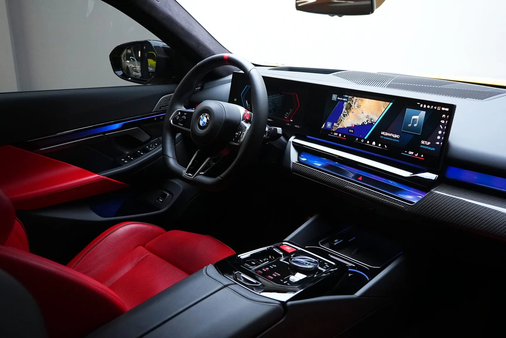 اجاره BMW M5 G90 Yellow در دبی – تصویر 11