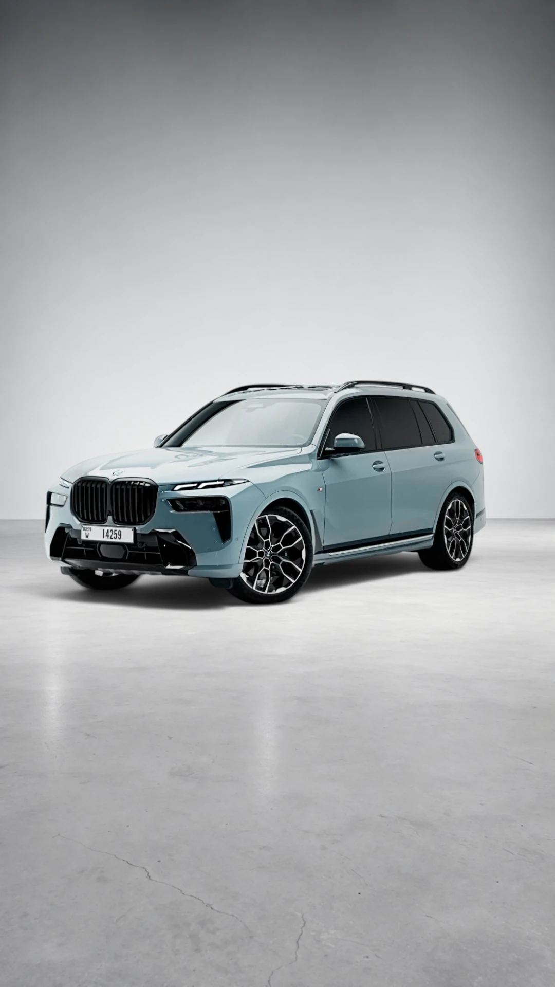 BMW X7 xDrive — Skyscraper Grey in Dubai