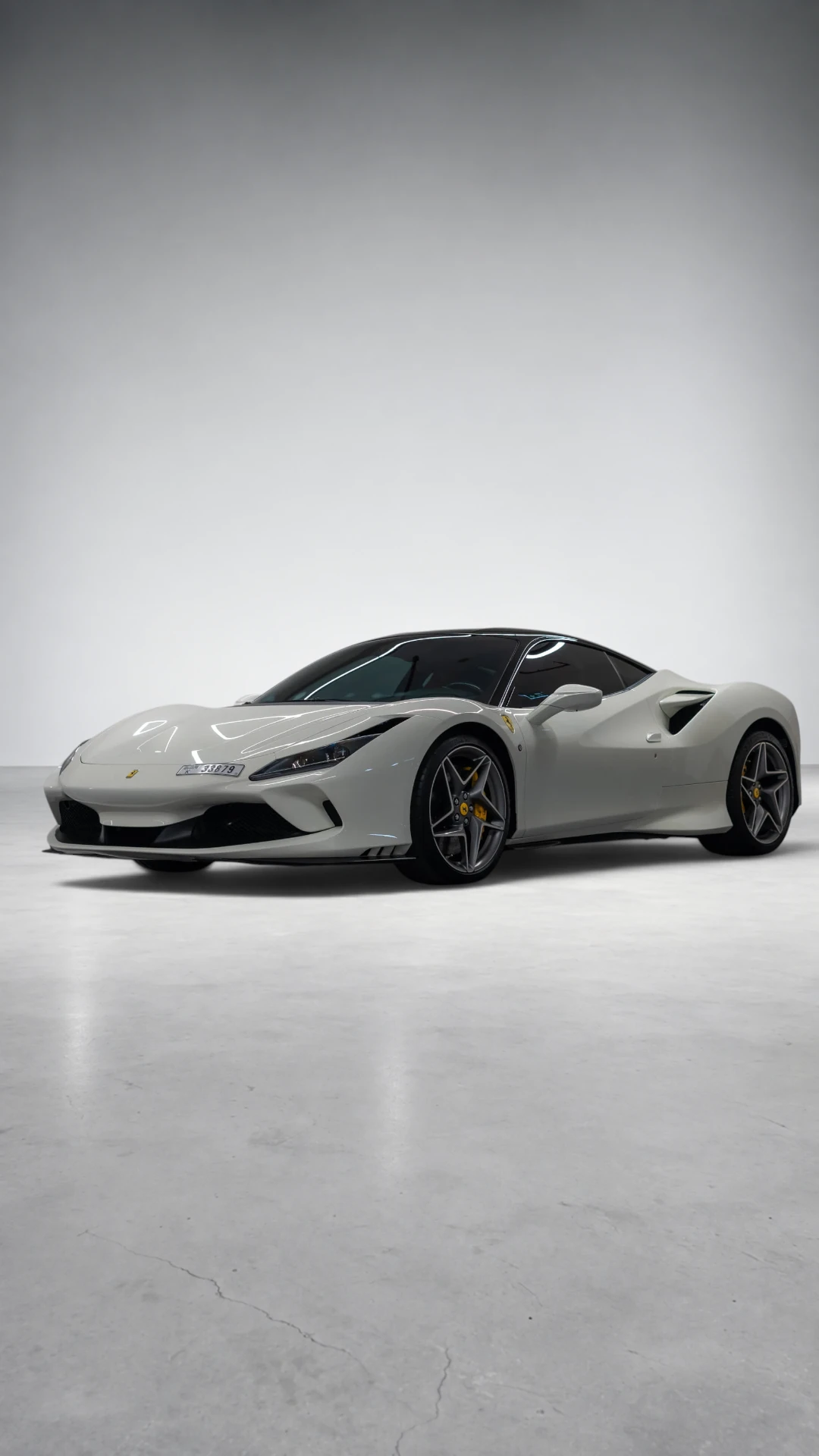 Ferrari F8 Tributo Coupe — Grigio Titanio in Dubai
