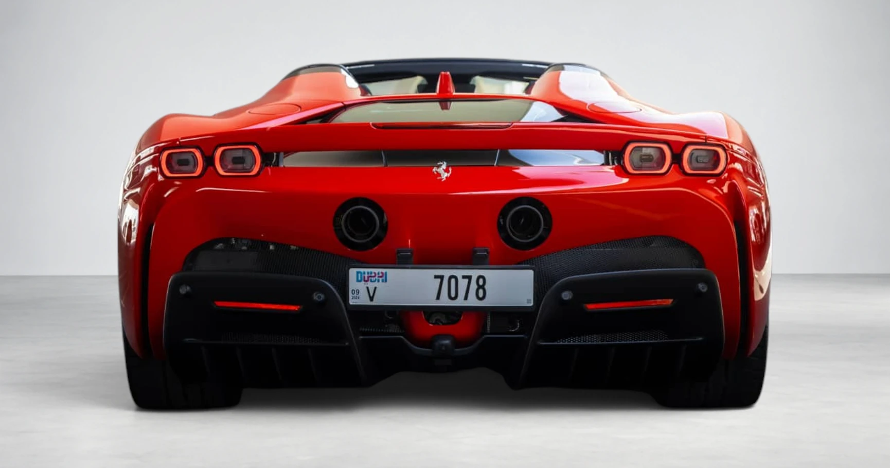 Ferrari SF90 Spider Red mieten in Dubai – Foto 5