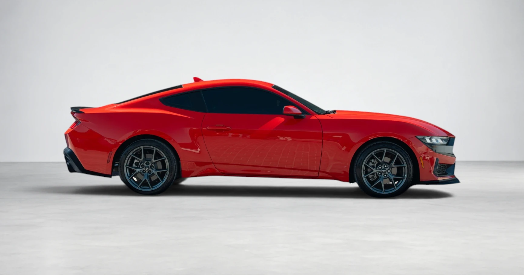اجاره Ford Mustang EcoBoost Red در دبی – تصویر 3
