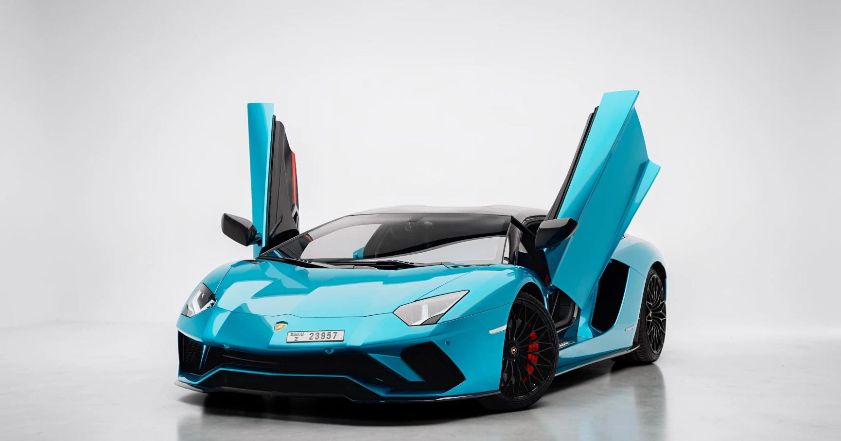 Lamborghini Aventador S Roadster Blue - View 1