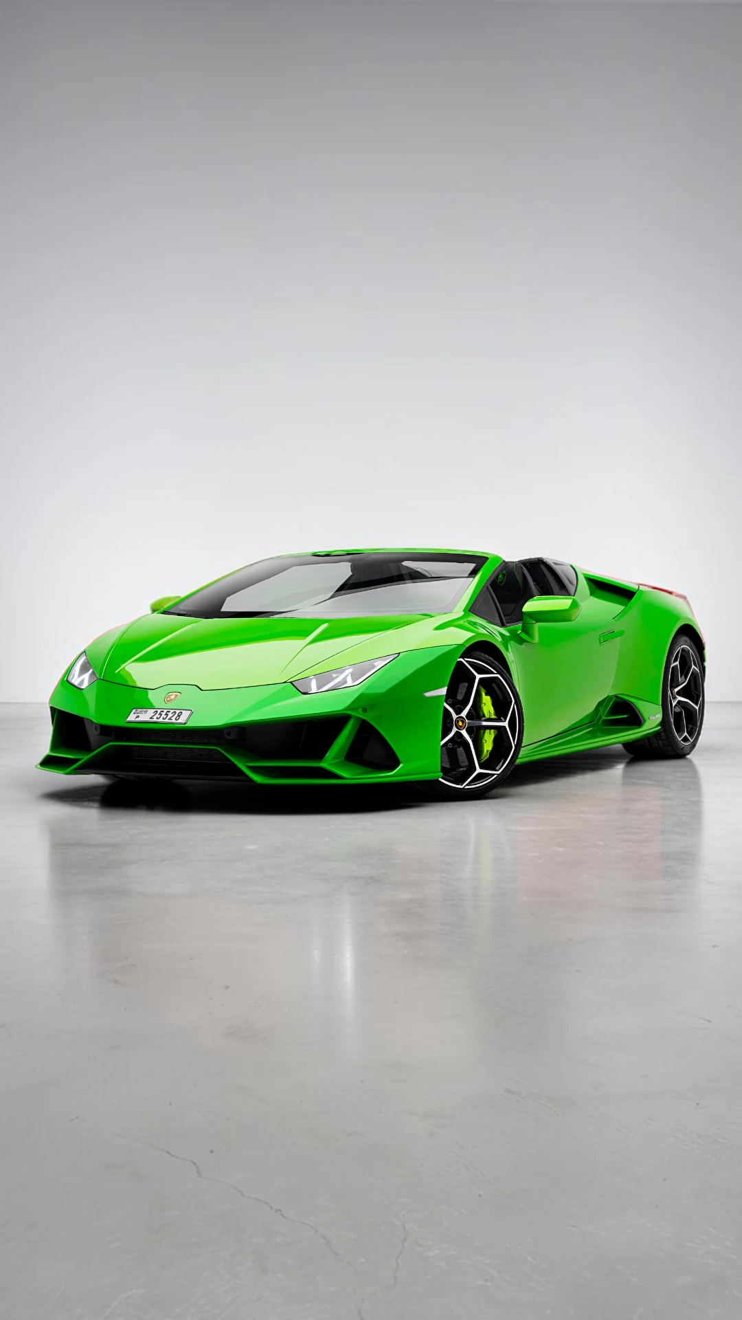 Lamborghini Huracán Evo Spyder Verde in Dubai