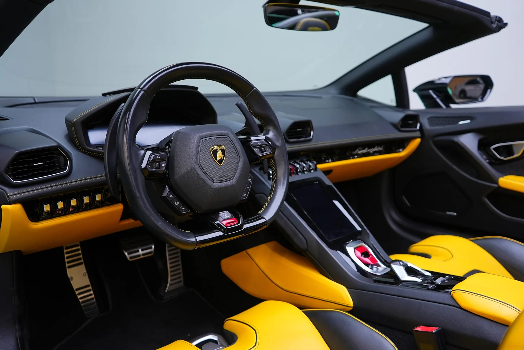 لامبورغيني هوراكان EVO سبايدر أخضر نعناعي للإيجار في دبي – صورة 7