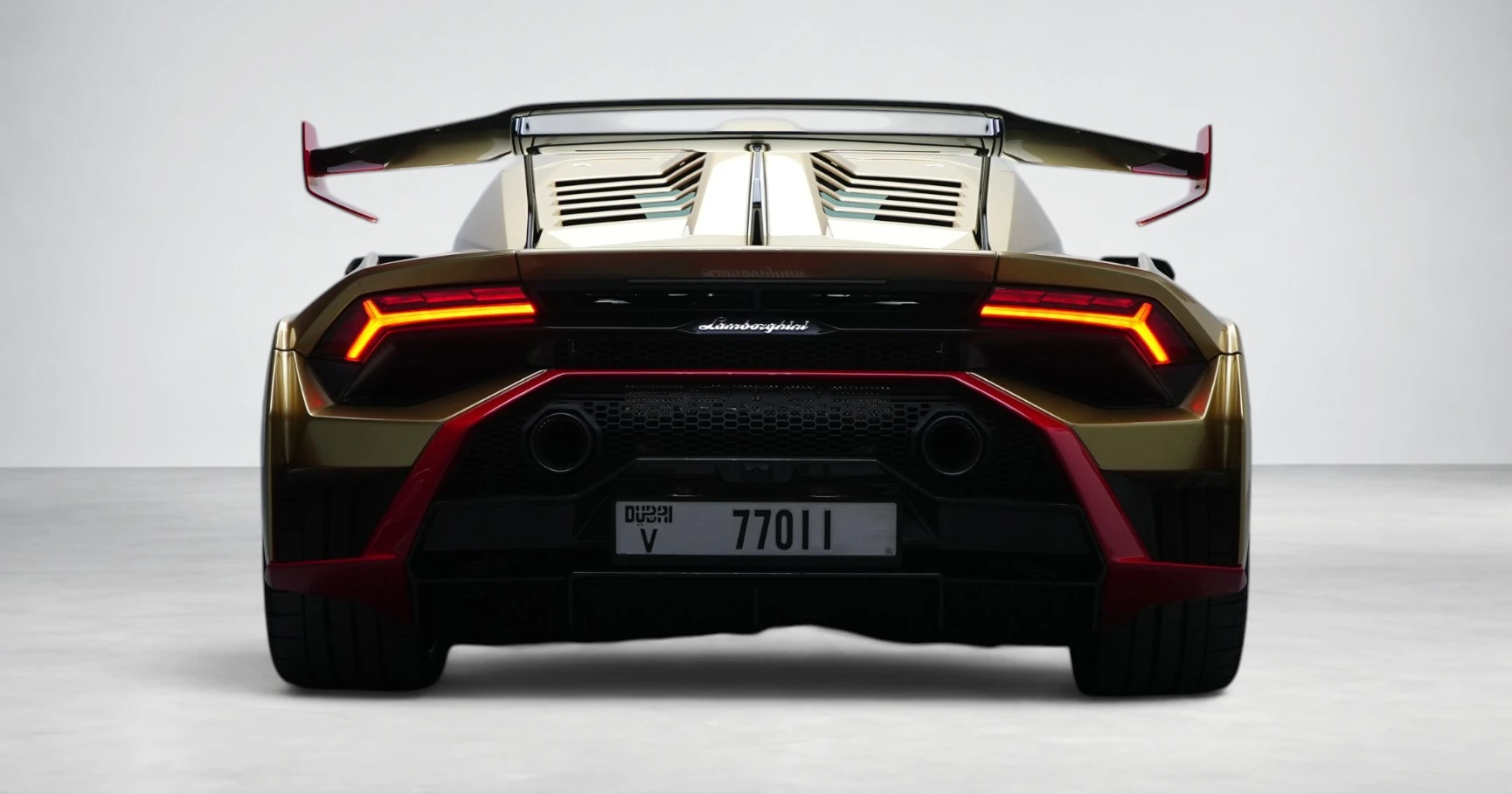 Lamborghini Lamborghini Huracan STO Gold - View 5