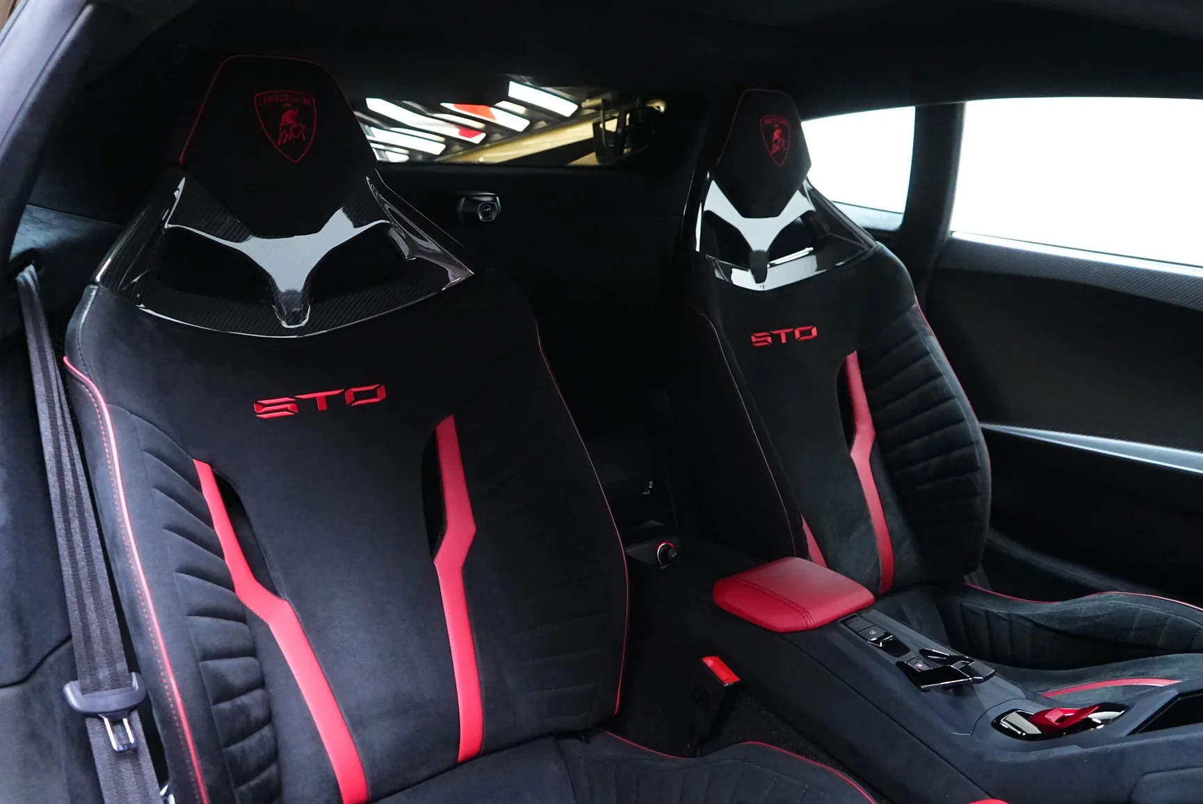 Lamborghini Lamborghini Huracan STO Gold - View 11