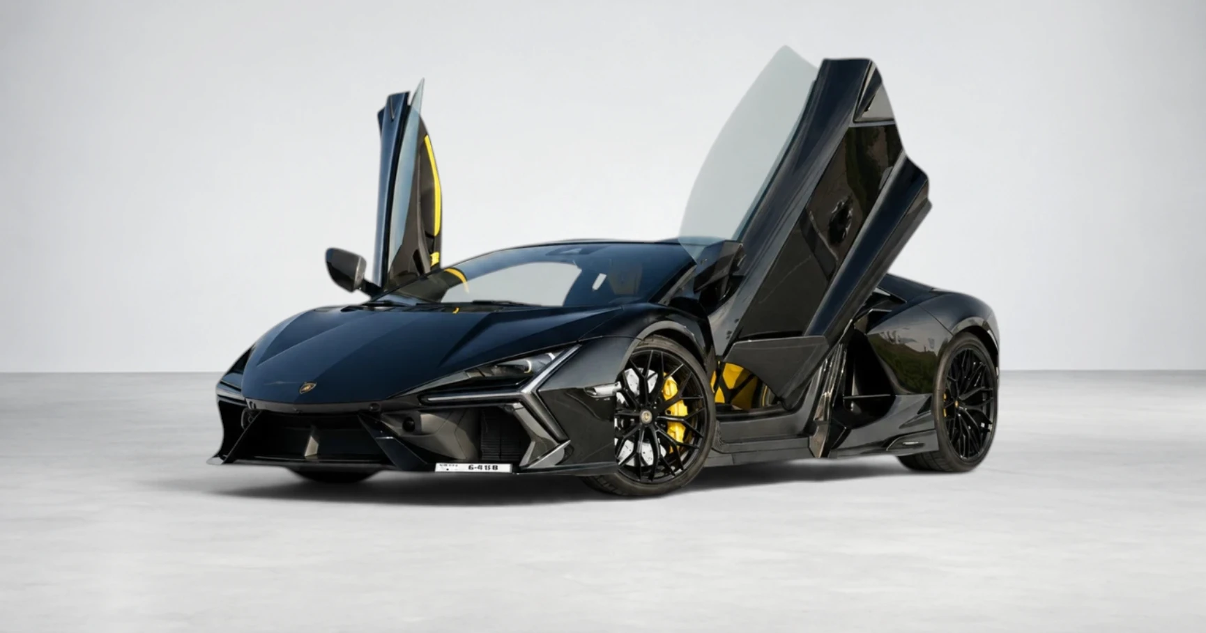 Lamborghini Revuelto Black mieten in Dubai – Foto 3