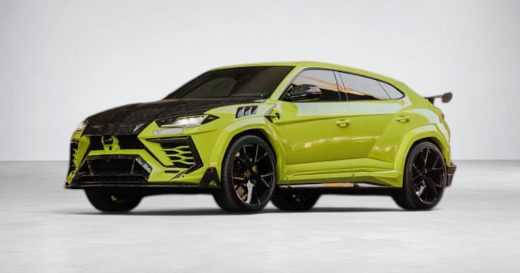 Lamborghini Urus Mansory Lime Green mieten in Dubai – Foto 6