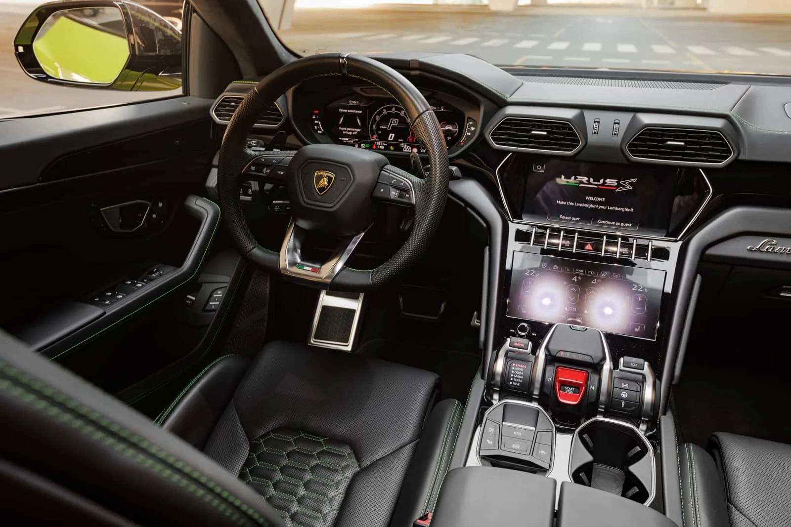 Lamborghini Urus Mansory Lime Green mieten in Dubai – Foto 7