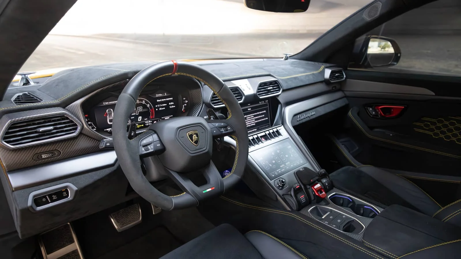 Lamborghini Urus Performante Yellow - View 7