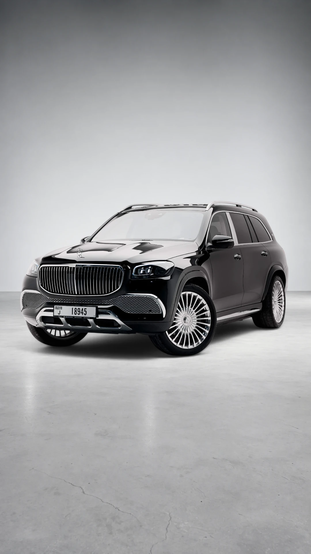 Mercedes-Maybach GLS 600 Obsidian Black Fullbleed Shot