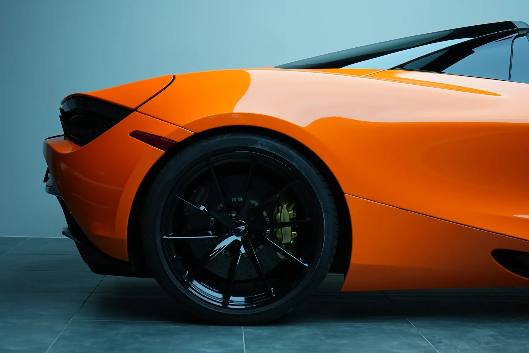 اجاره McLaren 720S Spider Orange در دبی – تصویر 4