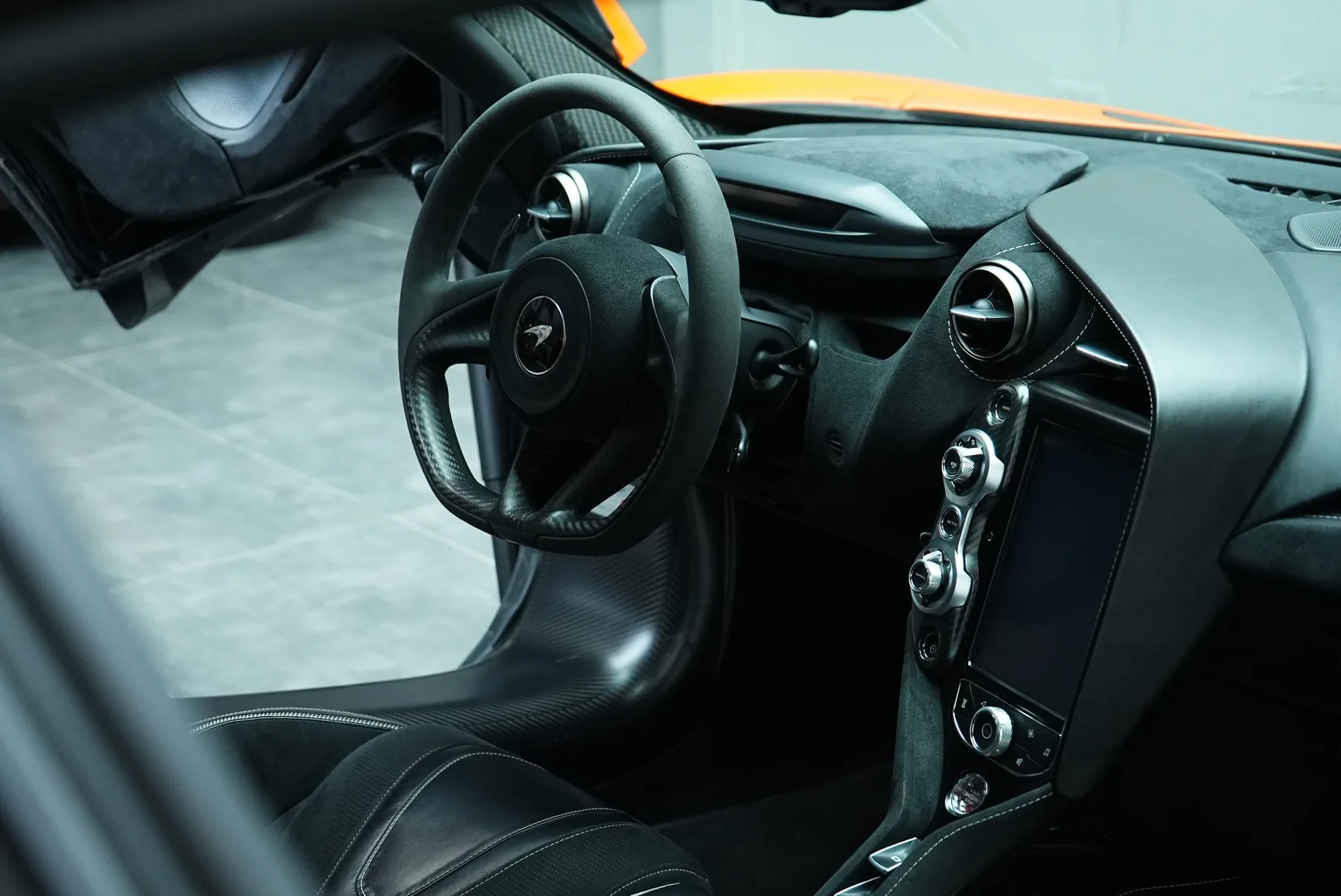 اجاره McLaren 720S Spider Orange در دبی – تصویر 10