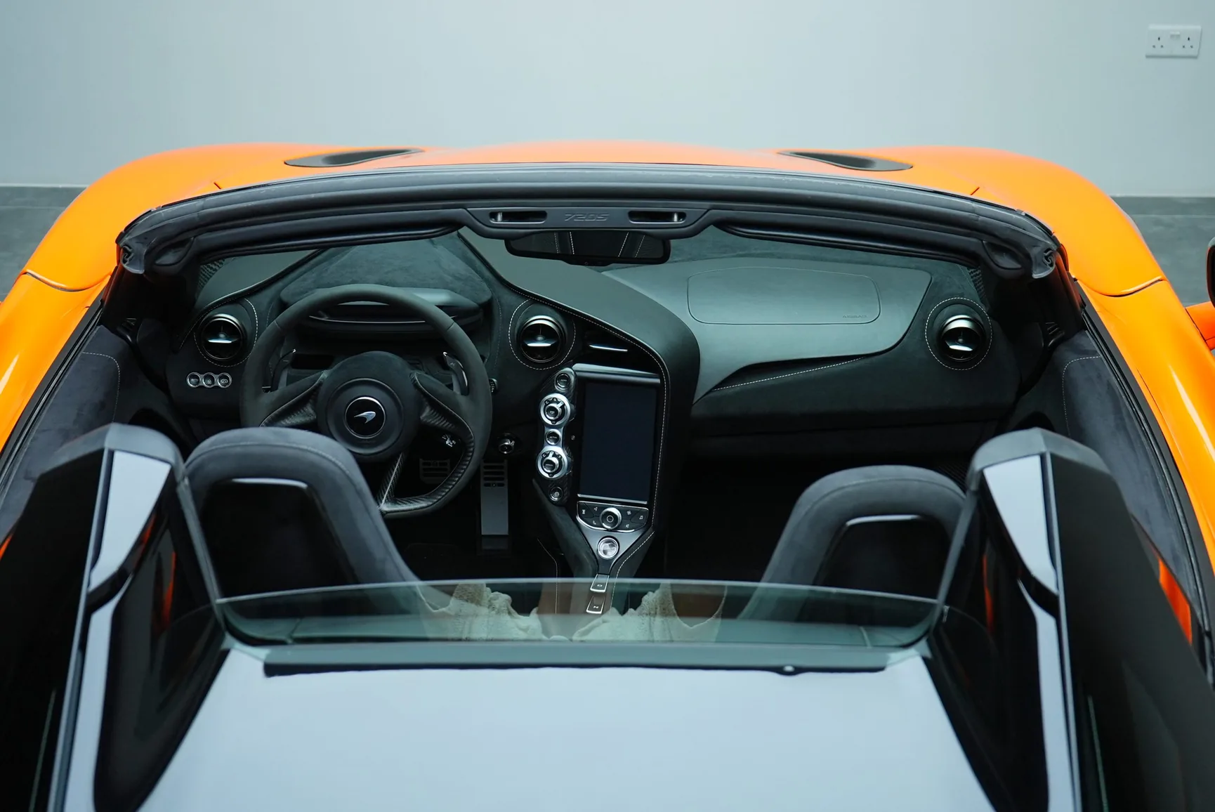 اجاره McLaren 720S Spider Orange در دبی – تصویر 8