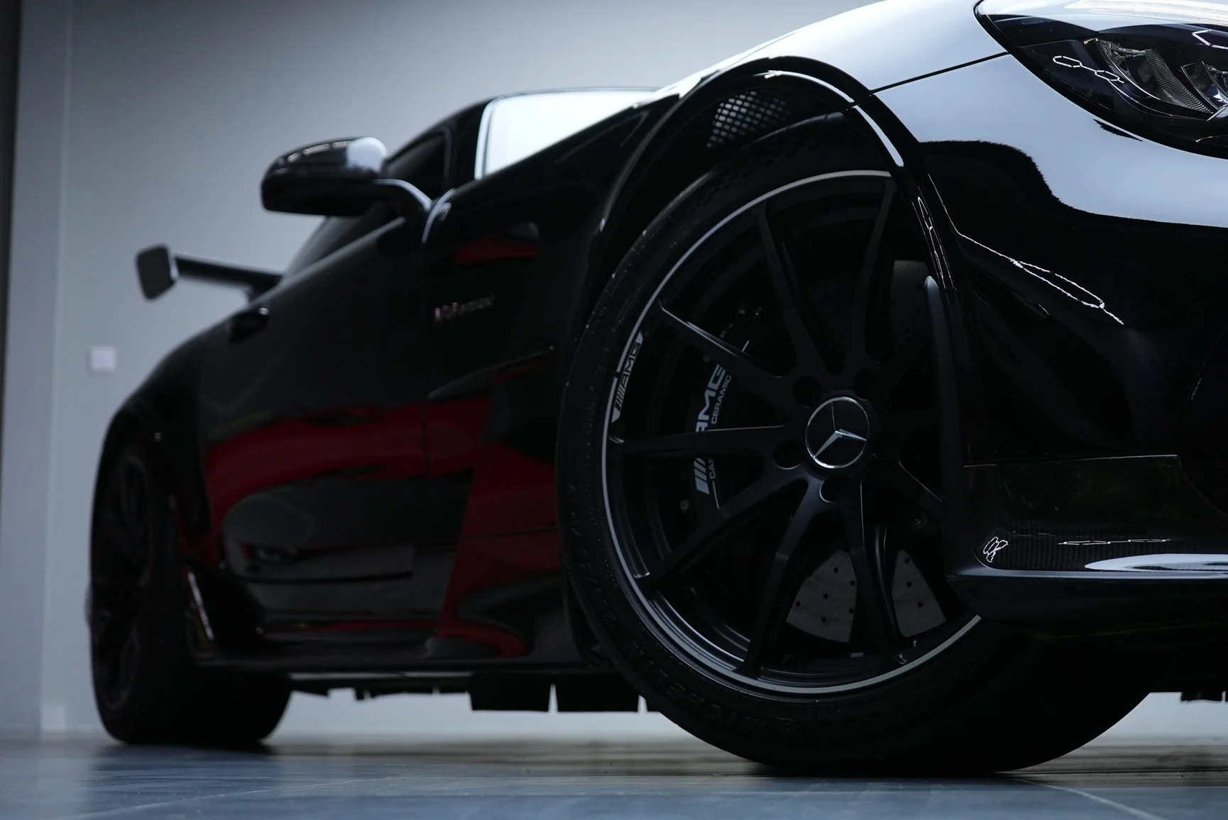 Mercedes-AMG GT Black Series mieten in Dubai – Foto 9