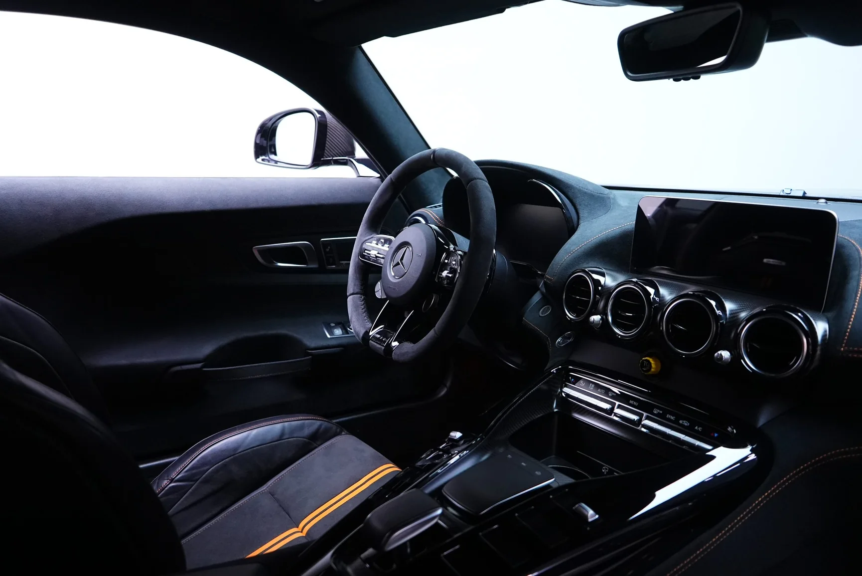 Mercedes-AMG GT Black Series mieten in Dubai – Foto 13