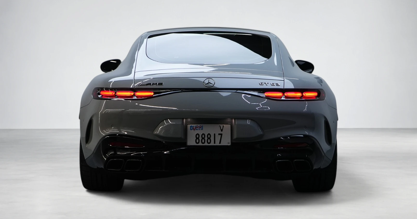 Mercedes-AMG GT 63 Coupe Grey en alquiler en Dubái – foto 6