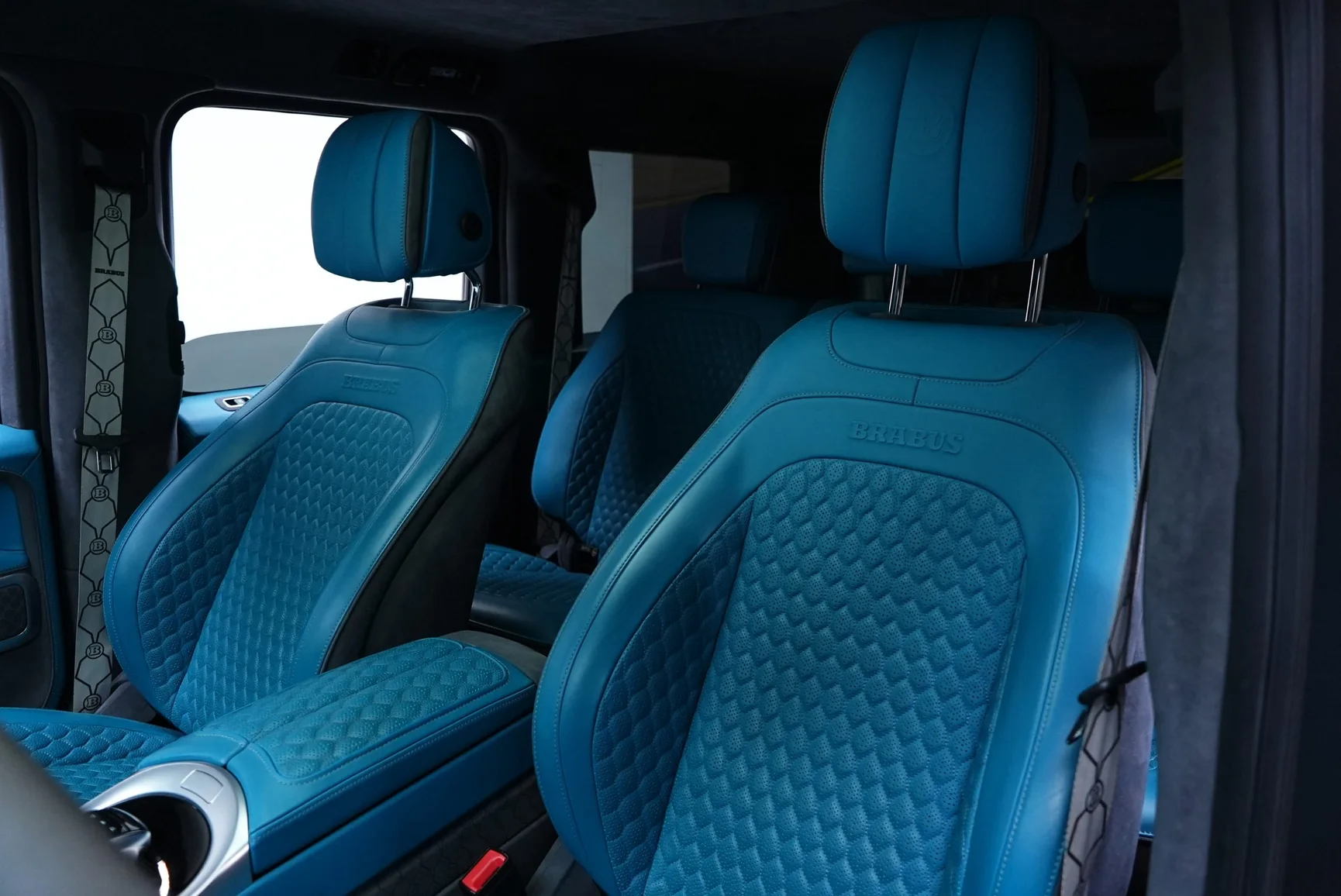 Mercedes-AMG G63 4x4² Brabus Turquoise en alquiler en Dubái – foto 9
