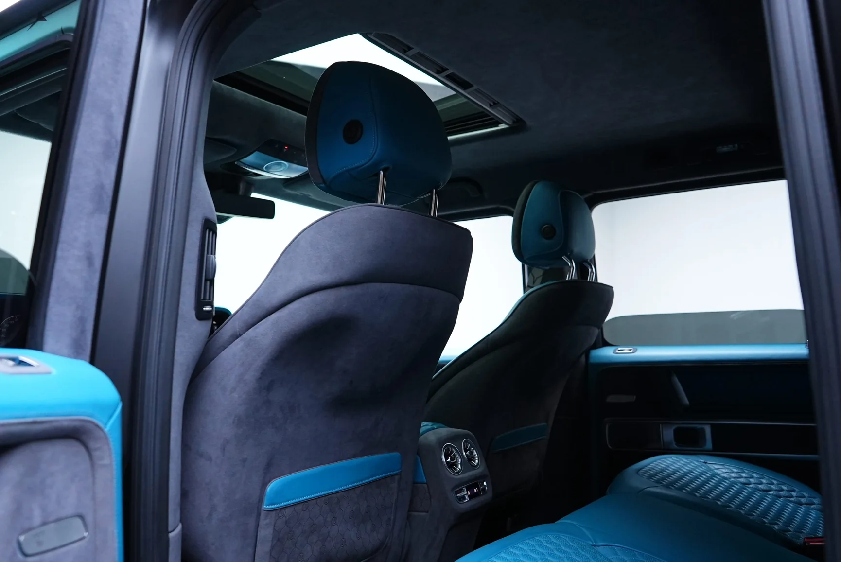 Mercedes-AMG G63 4x4² Brabus Turquoise en alquiler en Dubái – foto 10