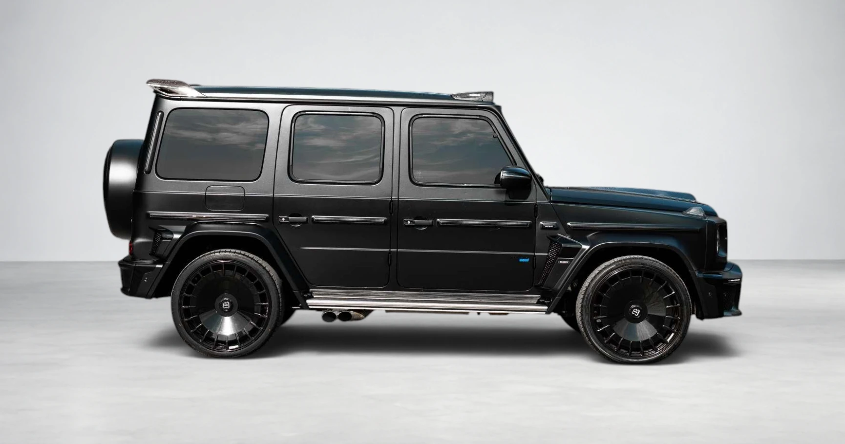 مرسيدس AMG G63 برابوس أسود مطفي للإيجار في دبي – صورة 3