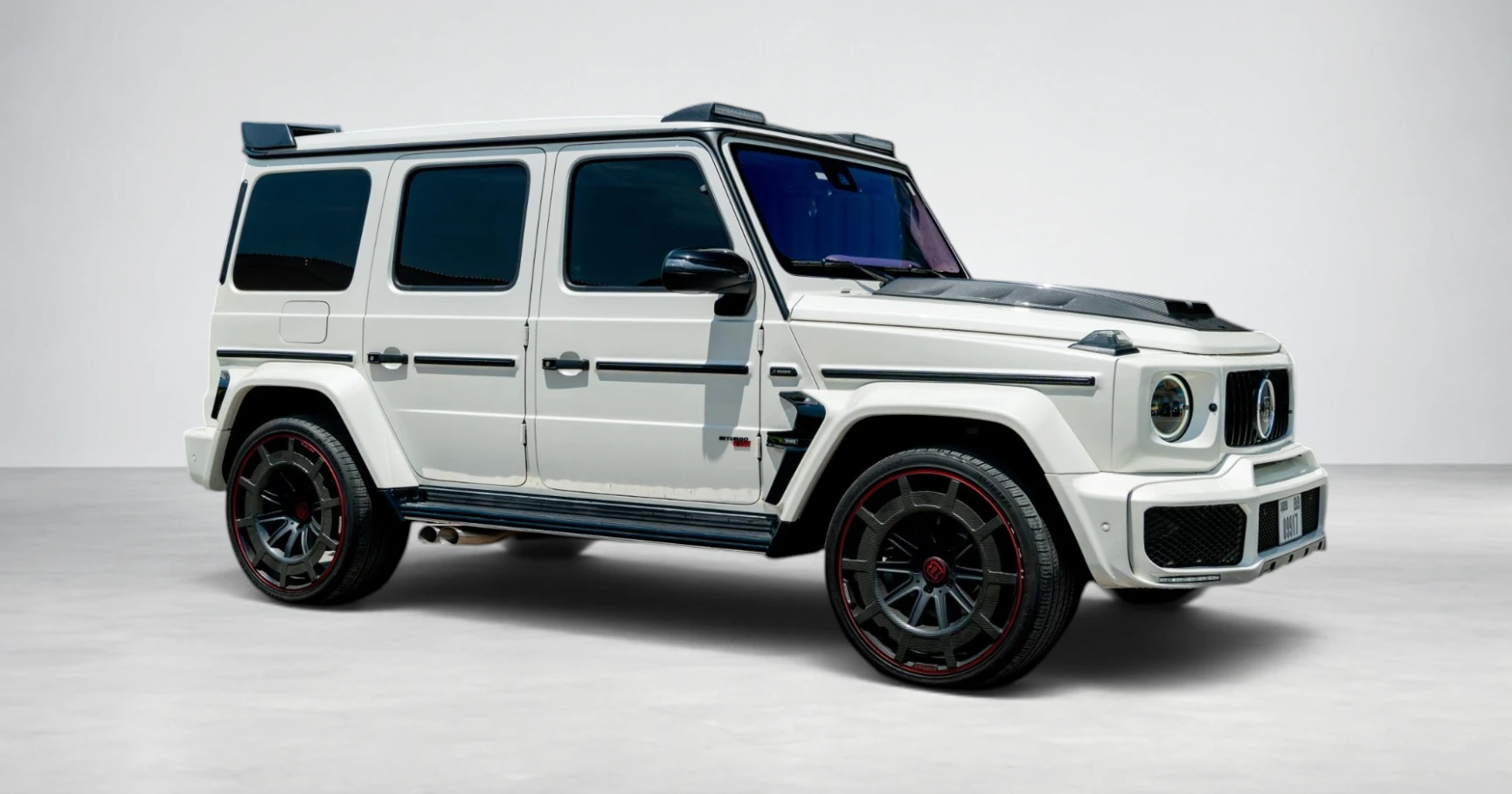 迪拜Mercedes-AMG G63 Brabus White出租 – 图片 1