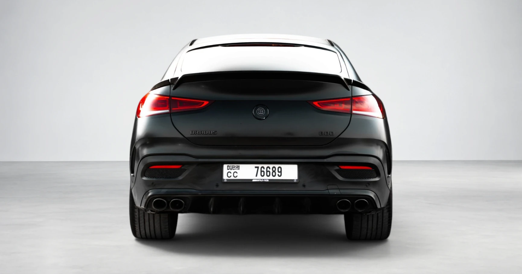مرسيدس AMG GLE 53 كوبيه أسود مطفي للإيجار في دبي – صورة 5