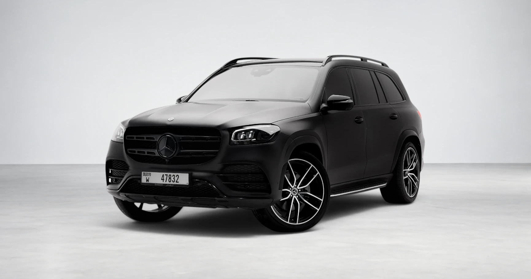 Mercedes-Benz GLS 450 Polar White View 1