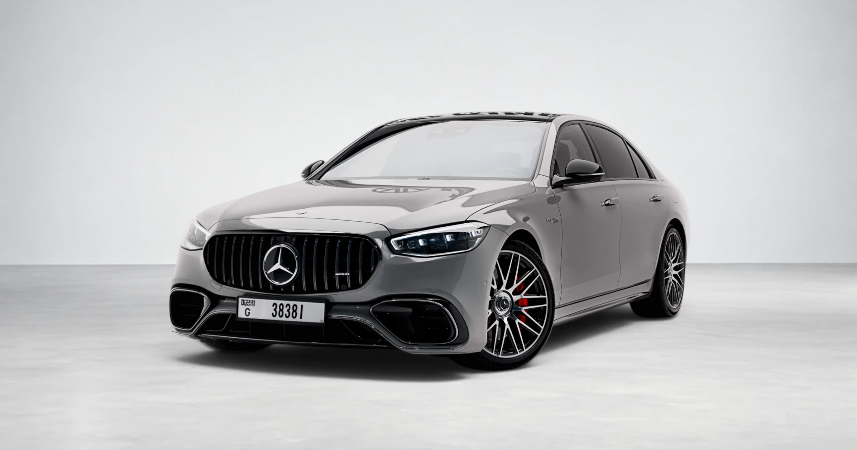 Mercedes-AMG S63 E-Performance Obsidian Black View 1