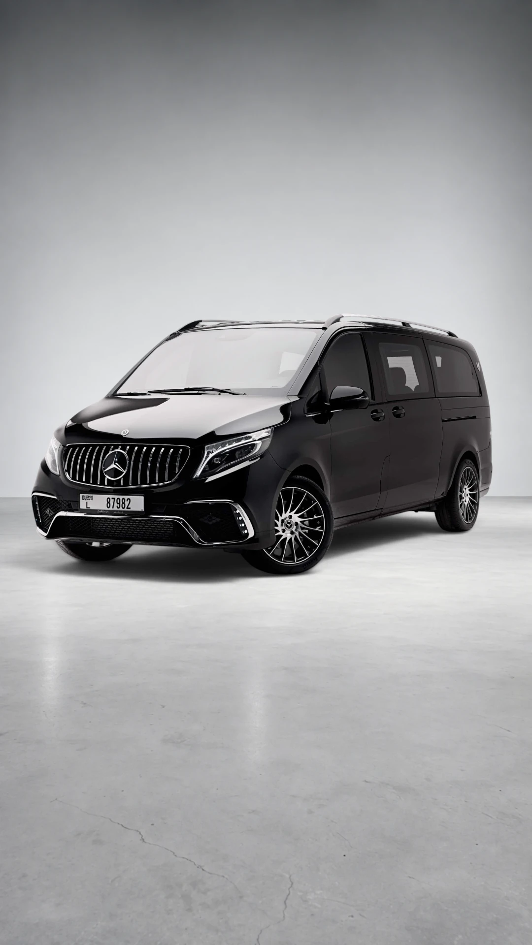 Mercedes-Benz V250 Maybach Edition VIP Jet Van Fullbleed Shot