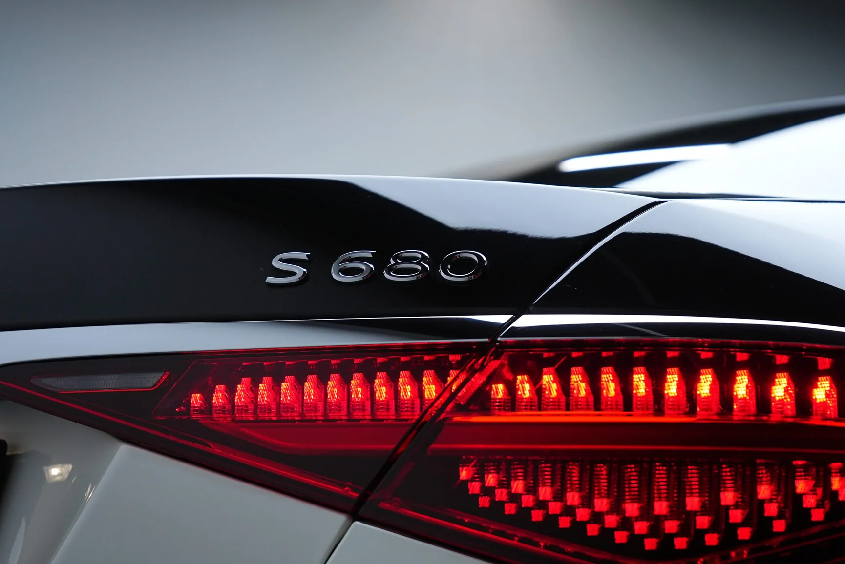 Mercedes-Maybach S680 Two-Tone - View 5