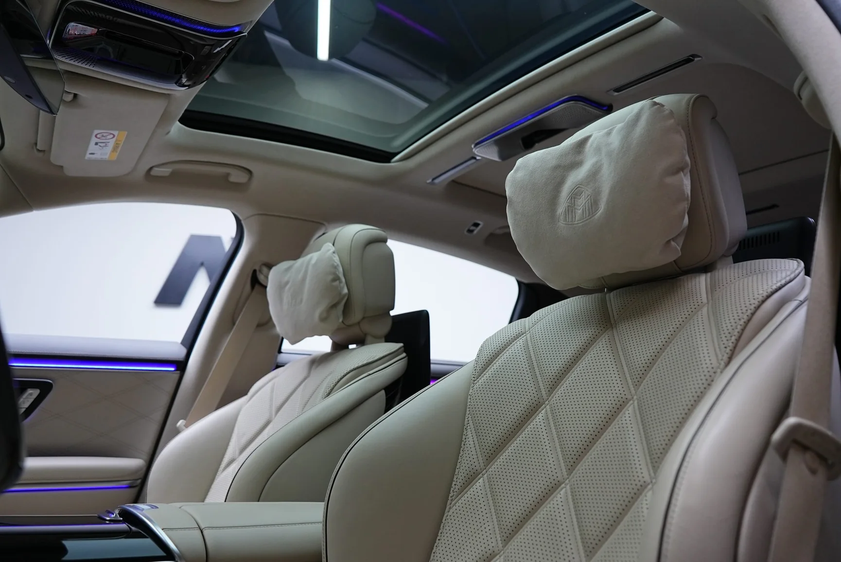 Mercedes-Maybach S680 Two-Tone - View 10