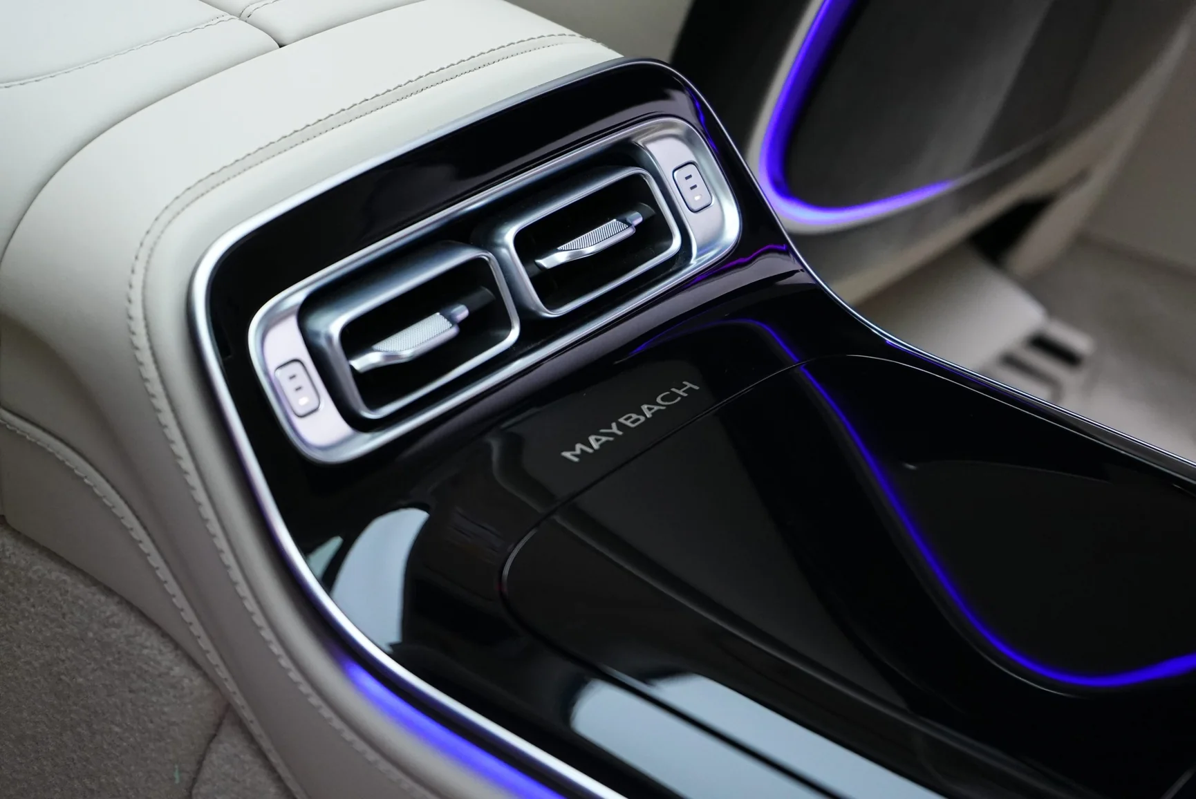 Mercedes-Maybach S680 Two-Tone - View 14