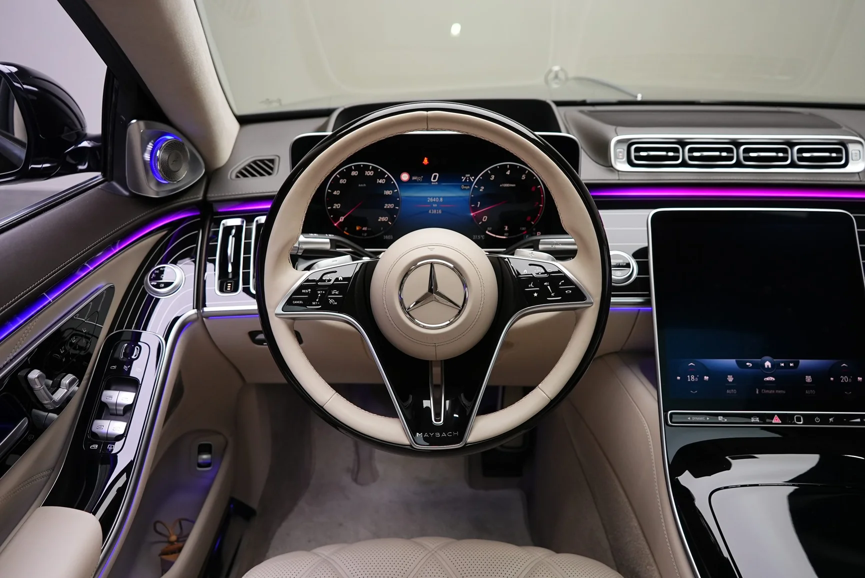Mercedes-Maybach S680 Two-Tone - View 7