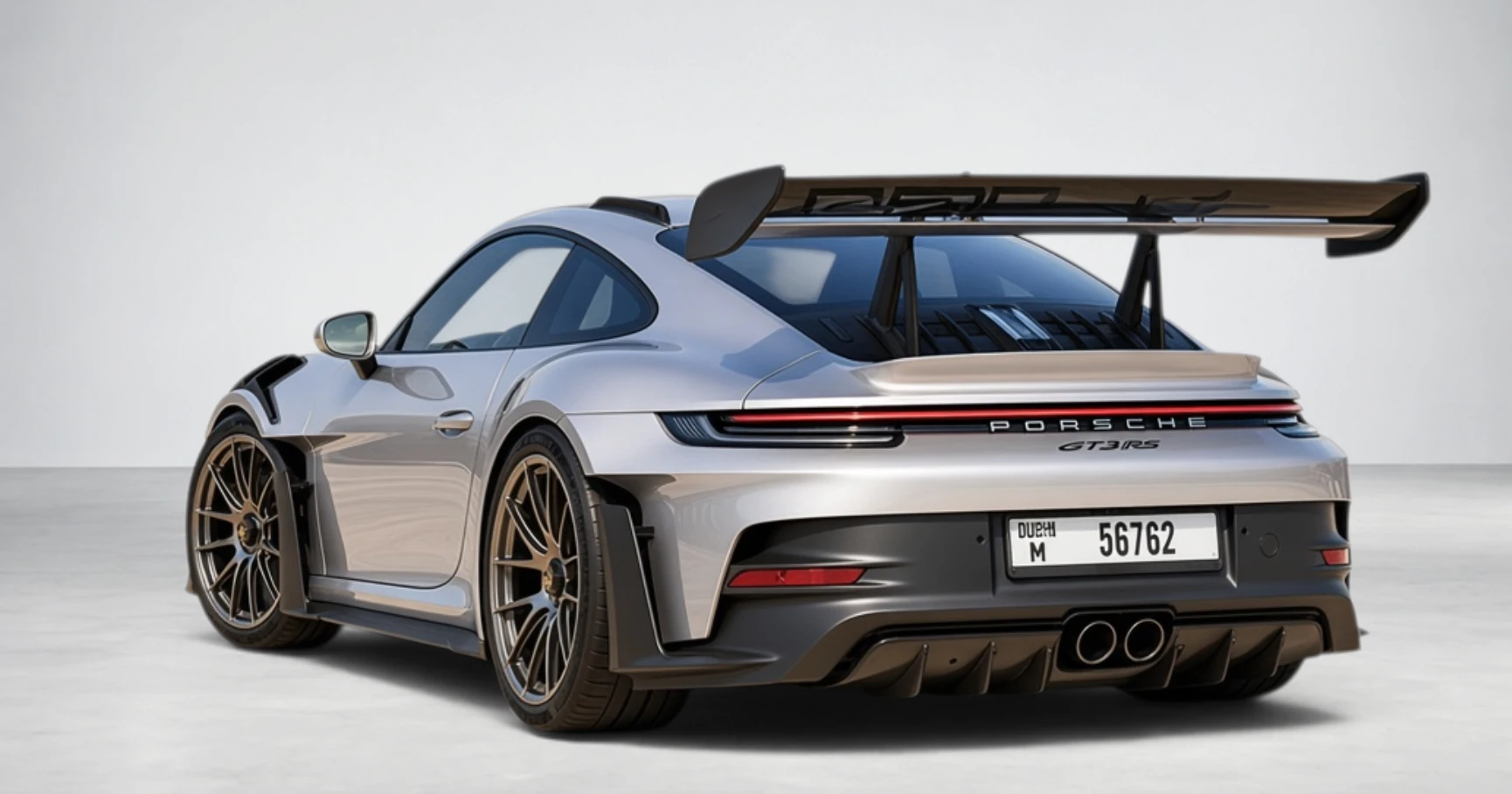 اجاره Porsche 911 GT3 RS Weissach Package Silver در دبی – تصویر 3