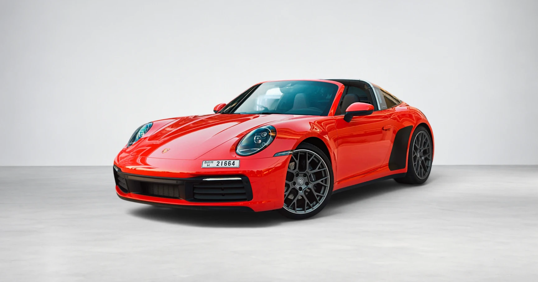 Porsche 911 Targa 4S Crayon Grey View 1