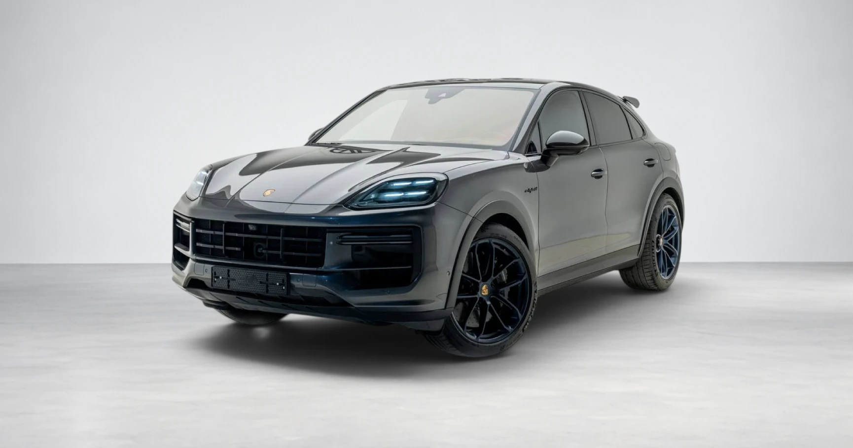 Porsche Cayenne Turbo E-Hybrid Chromite Black View 1