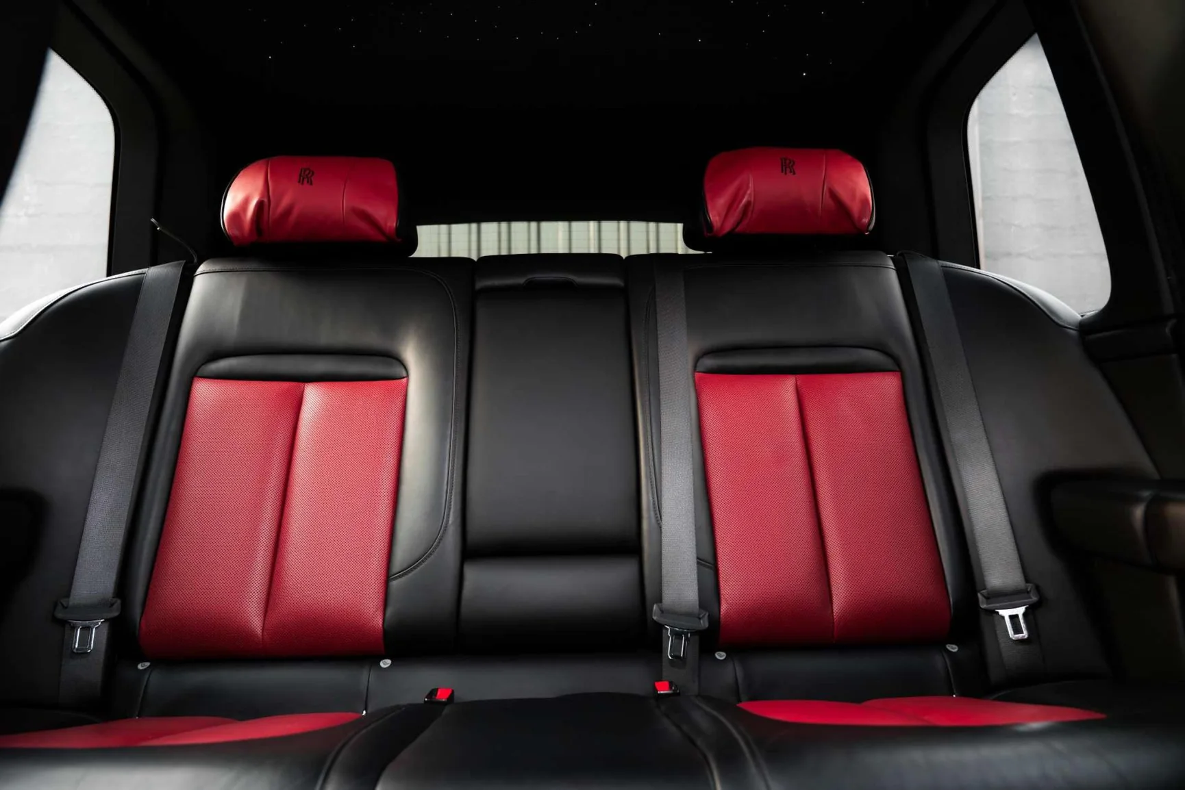 迪拜Rolls-Royce Cullinan Grey出租 – 图片 8