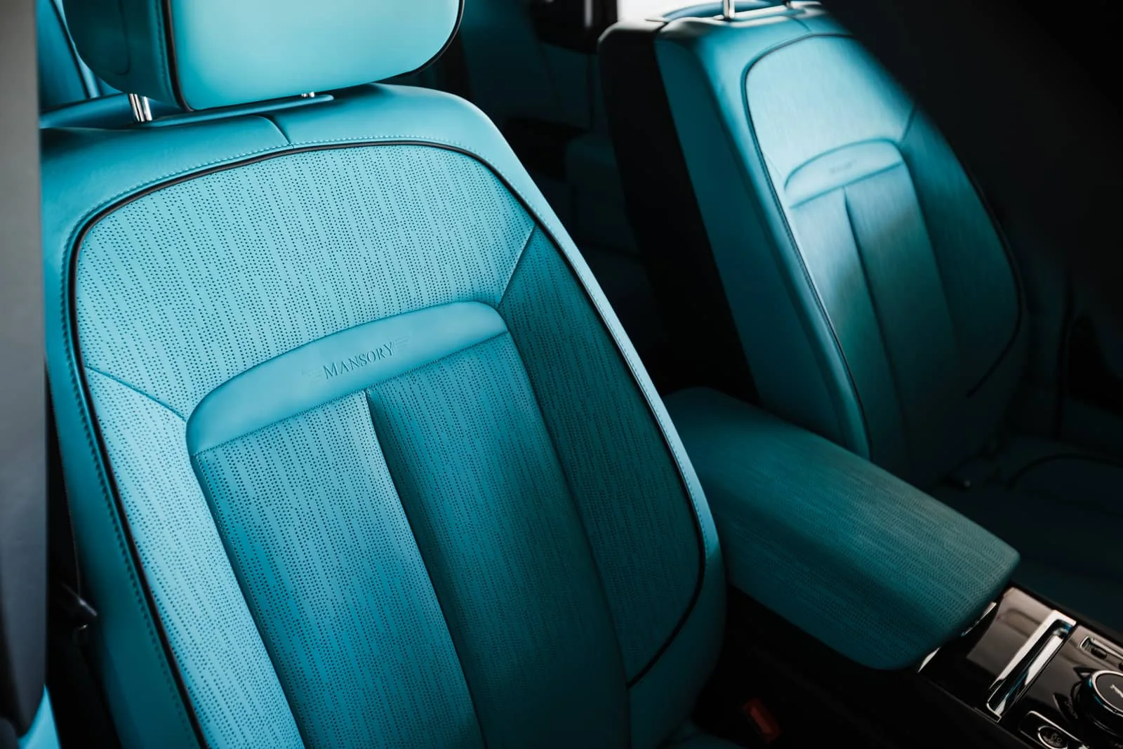 Rolls-Royce Cullinan Mansory Black mieten in Dubai – Foto 7