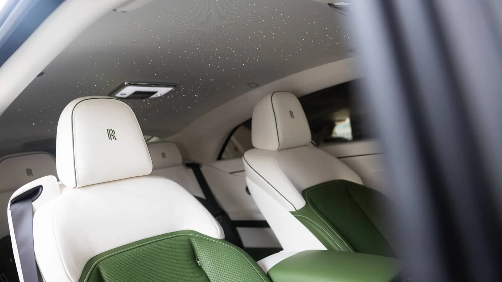 Rolls-Royce Spectre Teal Green à louer à Dubaï – photo 9
