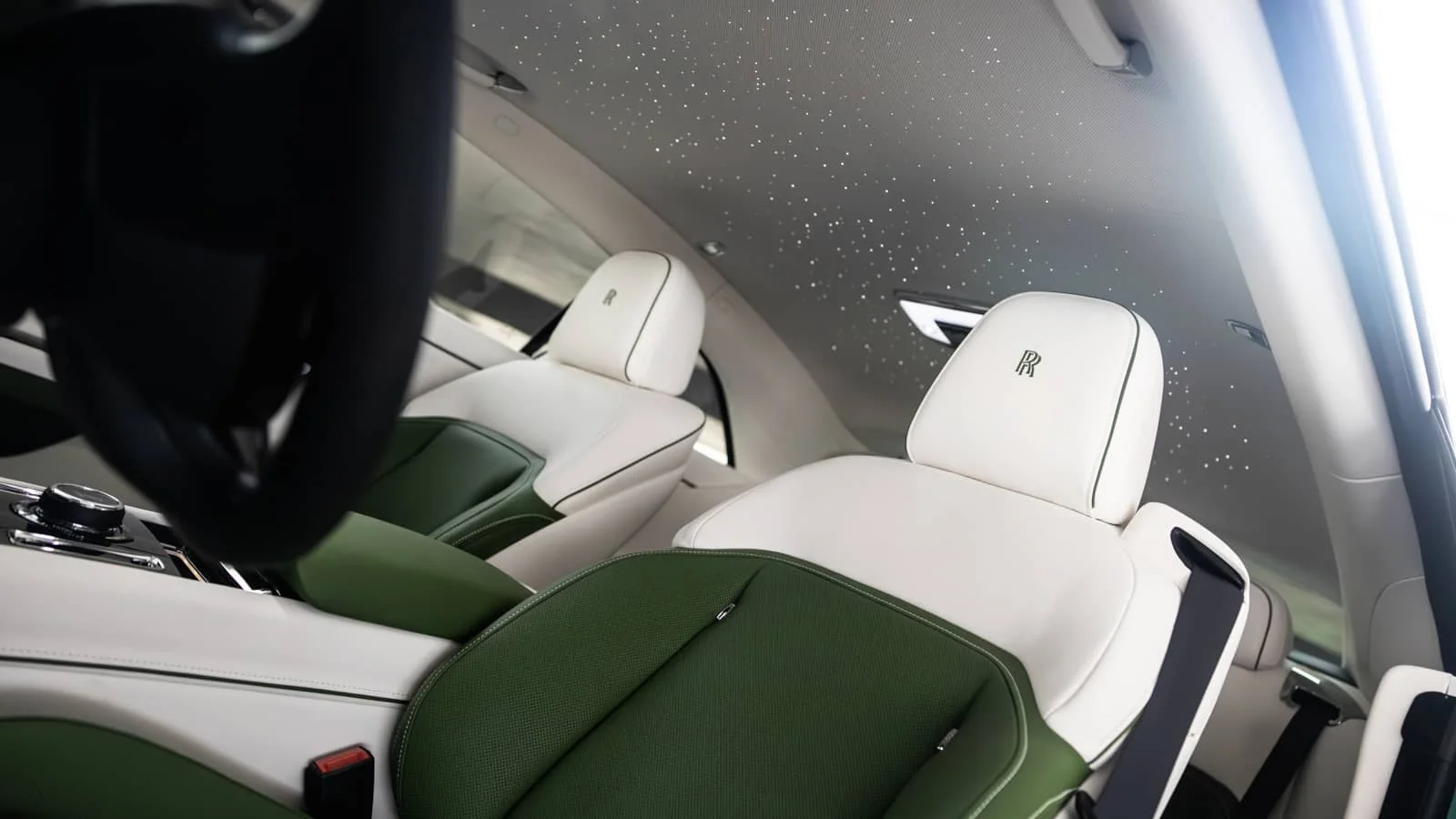 Rolls-Royce Spectre Teal Green à louer à Dubaï – photo 10